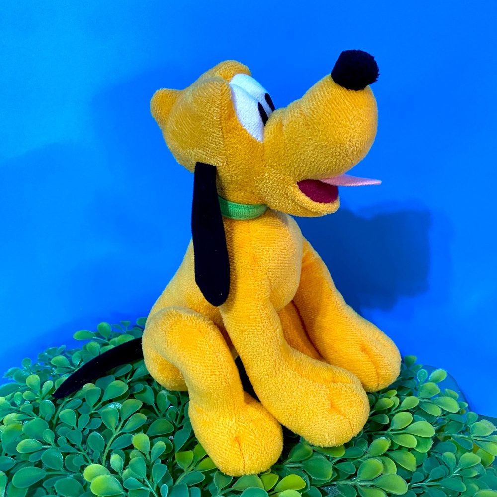 WALT DISNEY CLASSIC PLUTO BEANIE PLUSH WEARING GREEN COLLAR JUST PLAY 8”